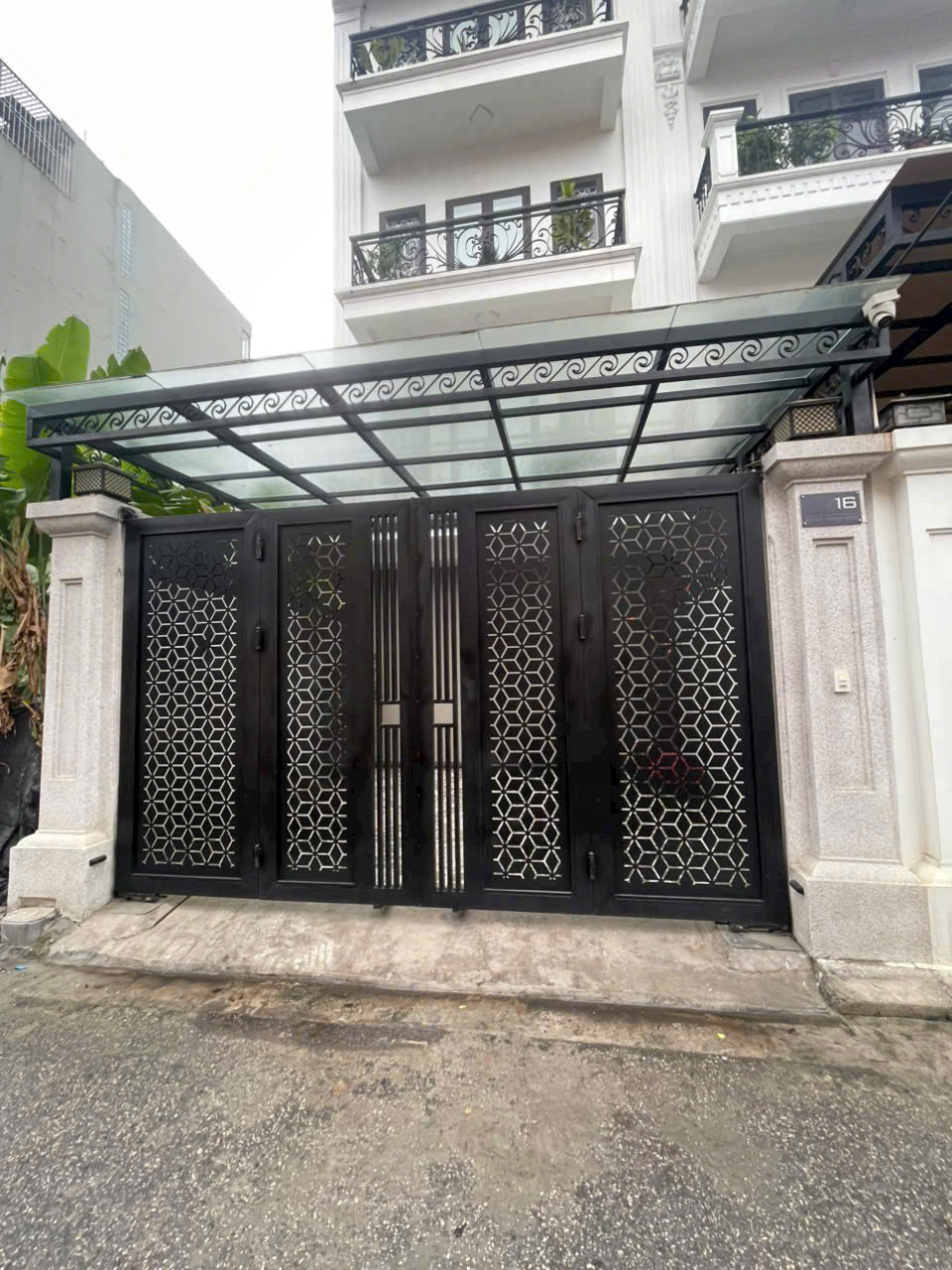 BÁN GẤP NHÀ ĐẸP - VỊ TRÍ ĐẸP PHỐ GIANG BIÊN - LONG BIÊN- Chỉ 16.8 tỷ - Ảnh 1
