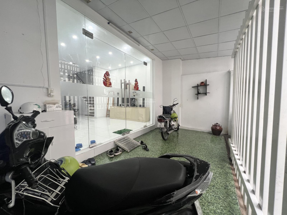 🏠 Giá tốt! Bán nhà 4 tầng trung tâm TP Nha Trang – hẻm thông, gần biển, sổ hồng hoàn công đầy đủ - Ảnh 2