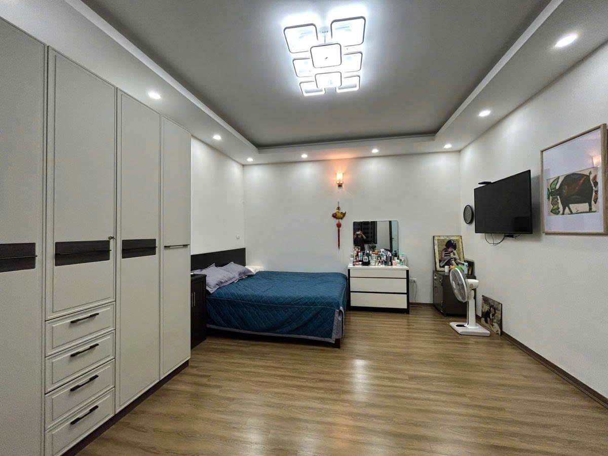 CỰC HIẾM! Bán Nhà Phố Kim Mã, Ba Đình 55m², Mặt Tiền 5.5m, 5 Tầng Đẹp – Chỉ 12 Tỷ - Ảnh chính
