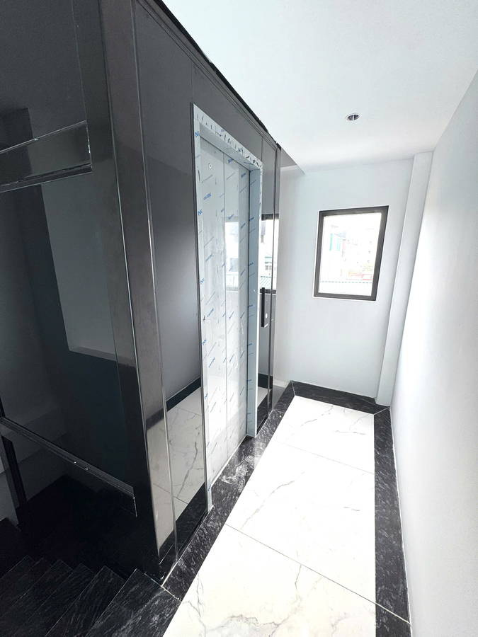 Bán Nhà Kim Giang. Thanh Trì. 6 Tầng Thang Máy. Ô Tô. DT 42m2. MT 3,5m. Giá 12,6 Tỷ. - Ảnh chính