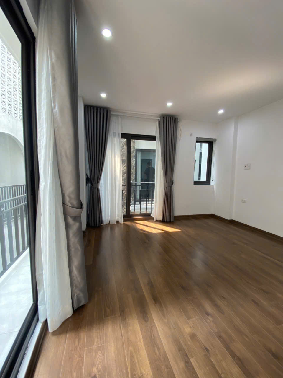 Bán nhà Ngọc Thụy, 30m2, ô tô lùi cổng 3.5m, nội thất cơ bản, giá đầu tư 6.98 tỷ - Ảnh 2