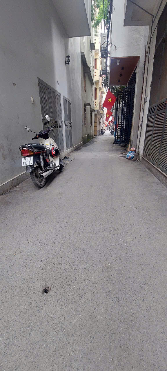 BÁN NHÀ CẤP 4 – KHU TẬP THỂ CÔNG AN ĐA SỸ – NGÕ THÔNG Ô TÔ,NHỈNH 6 TỶ - Ảnh 1