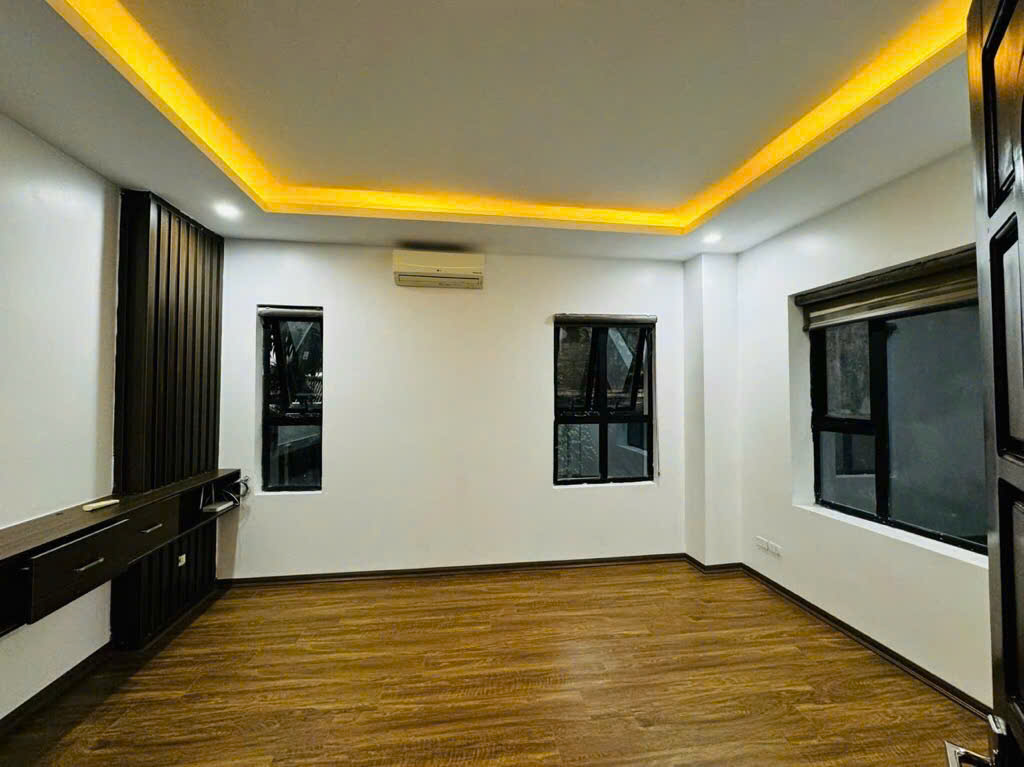 🏠🏤Nhà 5 tầng, phố Trần Quý Cáp, mặt tiền 7m siêu hiếm - Ảnh 1
