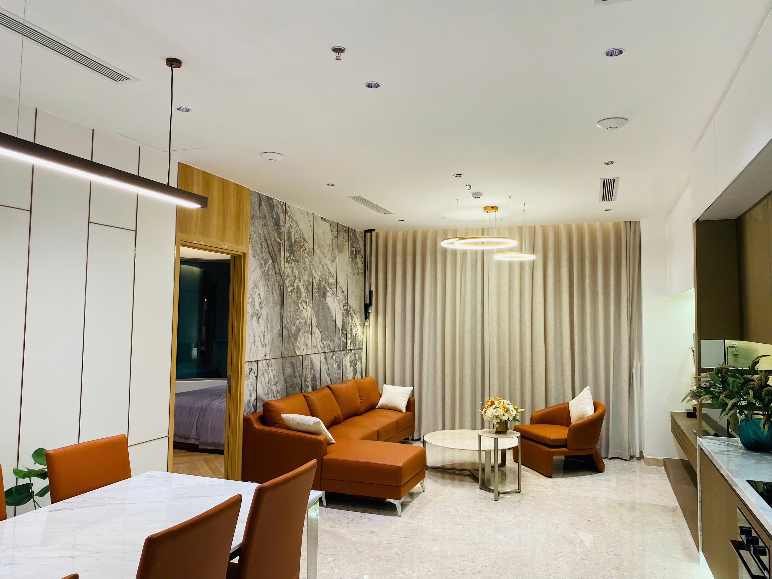Duy nhất! Căn góc 2PN 65m2 Fusion Suites mặt tiền Võ Nguyên Giáp, full nội thất, sổ hồng sẵn - Ảnh 2