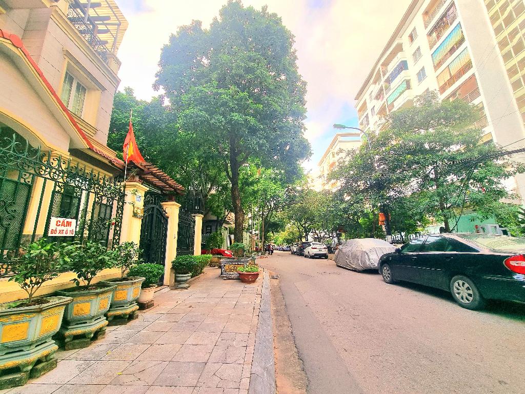 BÁN BIỆT THỰ LẠC LONG QUÂN, TÂY HỒ - 435M2 - FULL SỔ ĐỎ - Ảnh chính