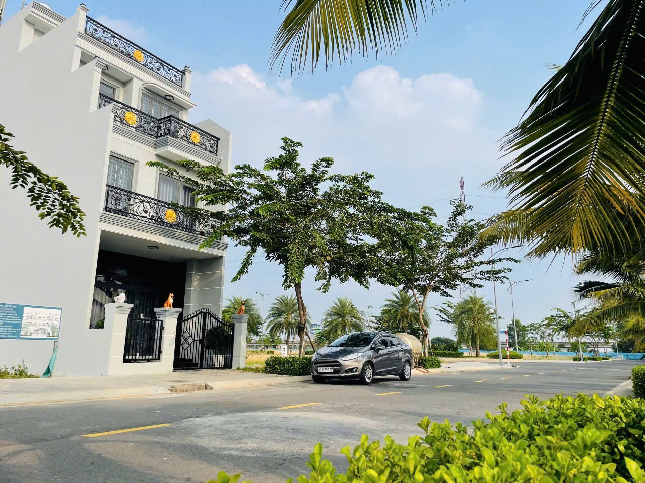 ĐẤT NỀN TRUNG TÂM THỊ TRẤN BẾN LỨC LONG AN Vị trí đẹp Sổ hồng riêng Công chứng sang tên ngay - Ảnh chính