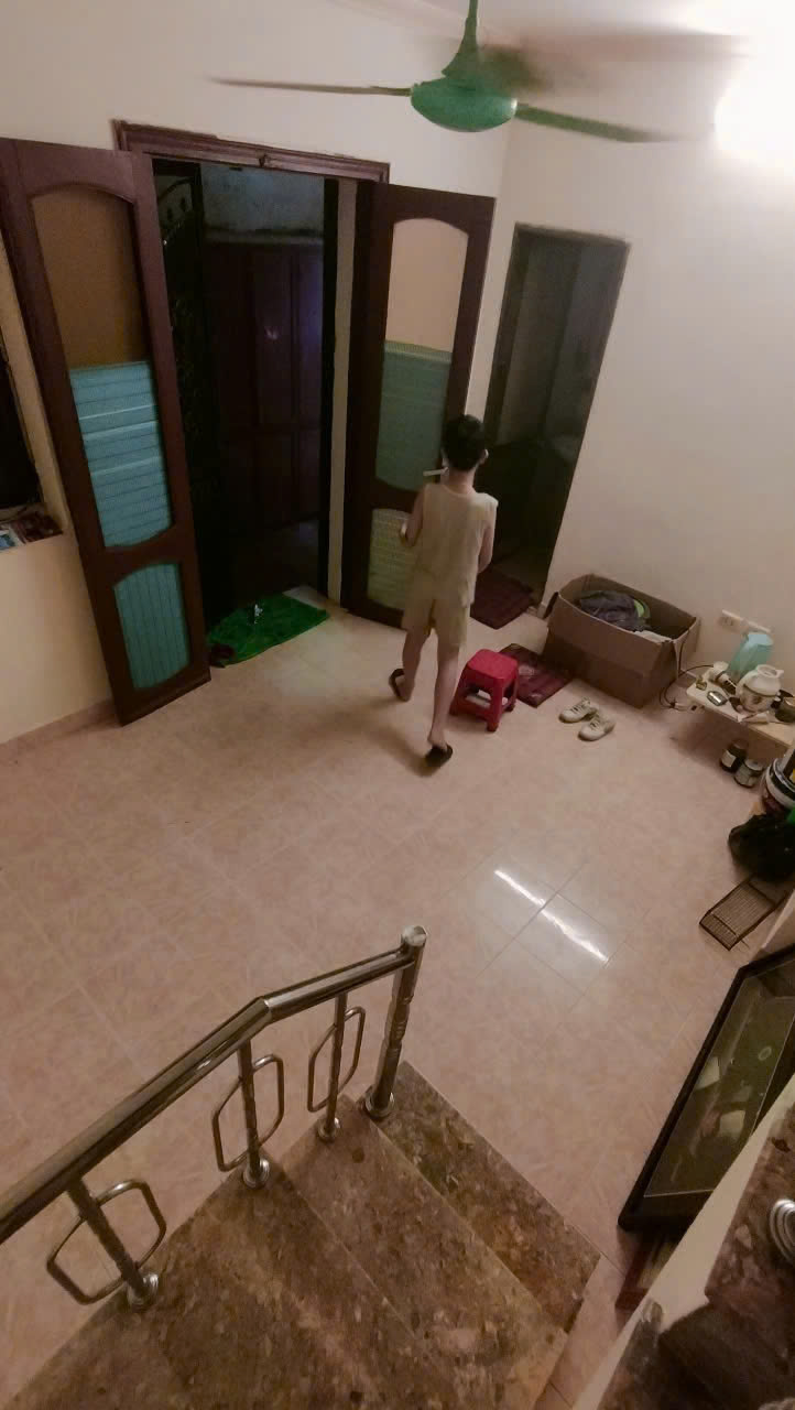 Cho thuê nhà riêng Hàng Chai, quận Hoàn Kiếm 30m x 4T giá 14 triệu, cách ô tô 15m - Ảnh 1
