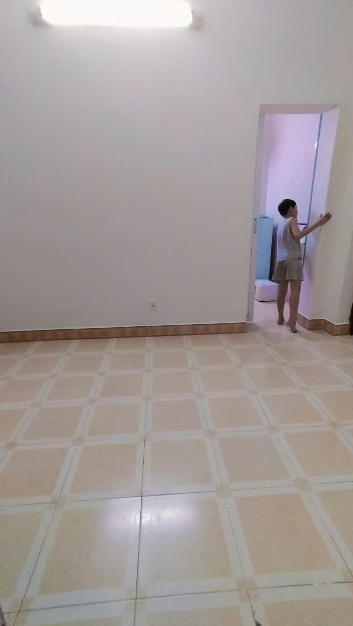 Cho thuê nhà riêng Hàng Chai, quận Hoàn Kiếm 30m x 4T giá 14 triệu, cách ô tô 15m - Ảnh 2