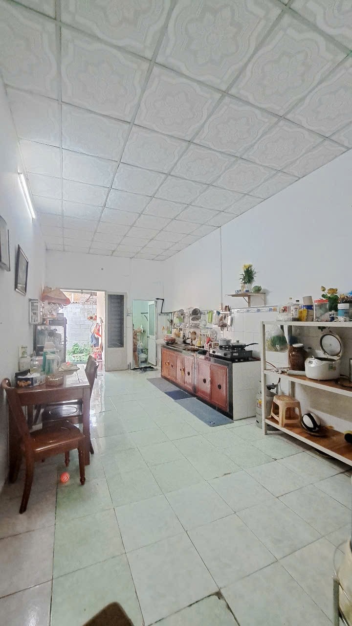 Bán nhà 168m² ngang KHỦNG 7m Đông Hòa,đường xe hơi,gần Sân Vận Động Dĩ An - Ảnh 4
