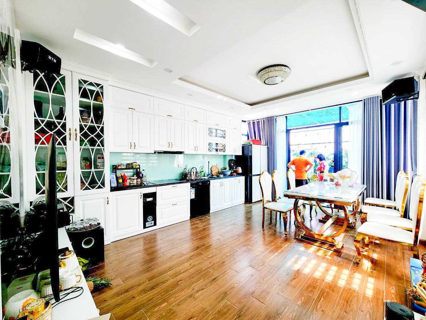 Nhà đẹp Hoàng Cầu, 7 tầng, thang máy, sổ vuông, ô tô đỗ cửa - Ảnh 1