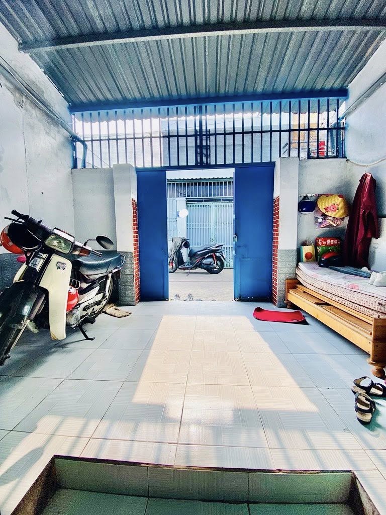 NHÀ  65M - GIÁP AEON TÂN PHÚ - HẺM XE HƠI 7C THẲNG 1 TRỤC CHỈ NHỈNH 4 ĐÒNG - Ảnh 2