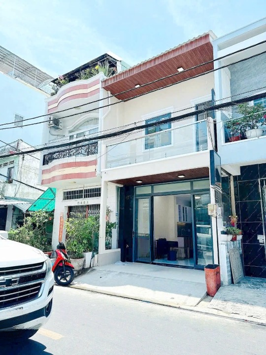 Nhà 2 tầng nở hậu mặt tiền Ba Đình P. Hưng Phú Q8 . Giá 7,18 tỷ TL - Ảnh chính