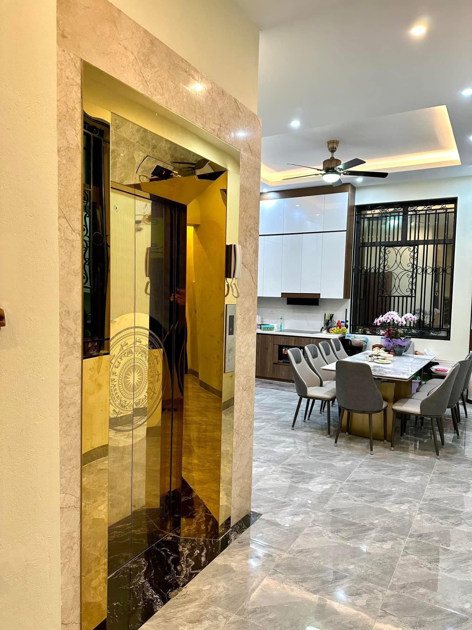 NGUYỄN CHÍ THANH - 42M2 - 6 TẦNG THANG MÁY -  - NHÀ MỚI - Ô TÔ ĐỖ CỬA - GIÁ 15,7 TỶ - Ảnh 1