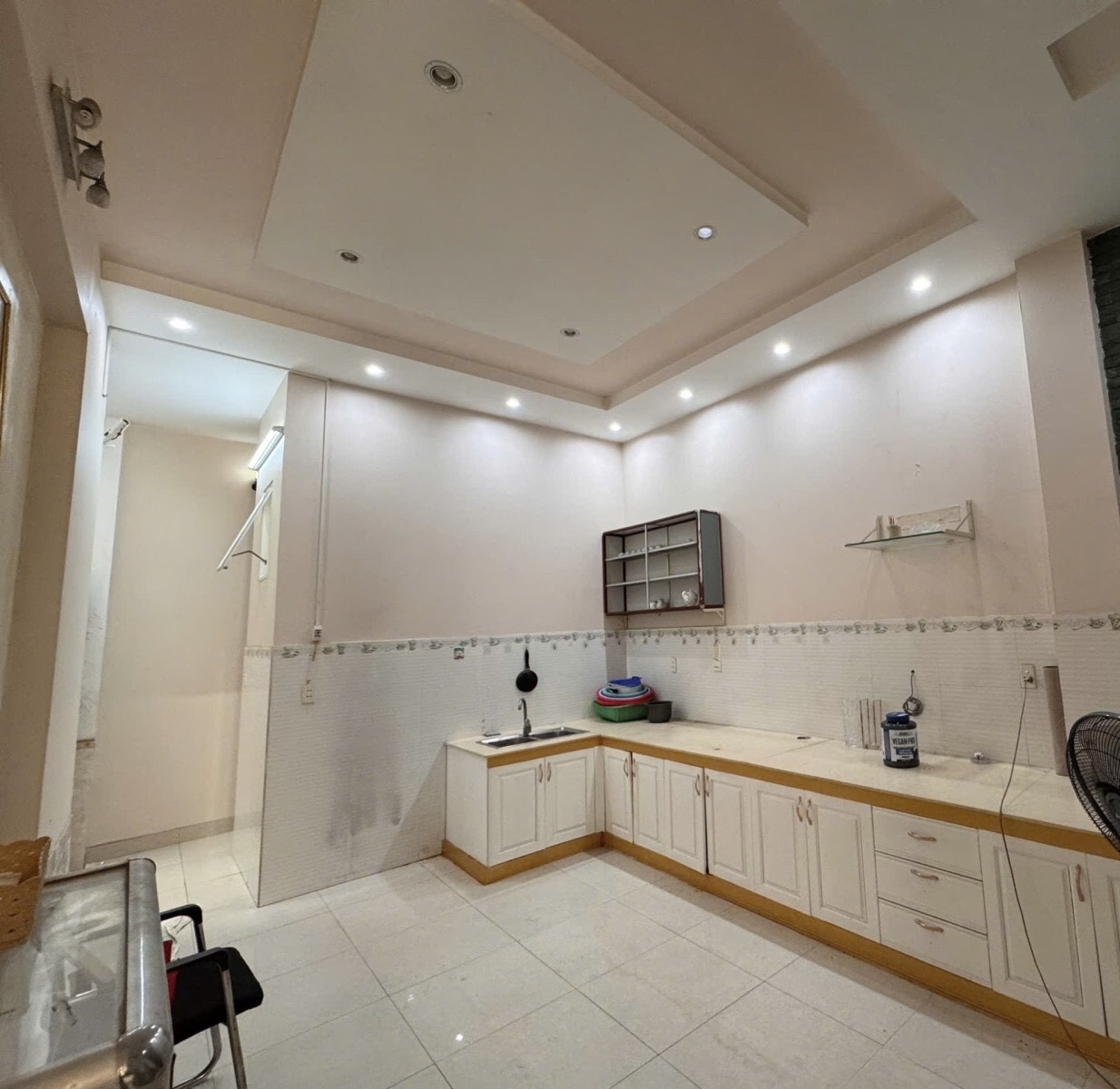 BÁN CĂN HỘ DỊCH VỤ Q2 – XE HƠI VÀO NHÀ – 143,2M2 – THU NHẬP ~30TR/THÁNG – CHỈ 11 TỶ  • - Ảnh chính