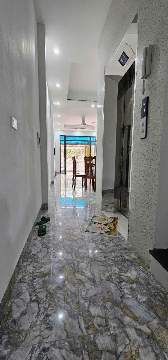 siêu phẩm Kinh doanh Ngọc Lâm, 37m2, 5 tầng, MT 4.2m, ô tô thang máy, giá 8 tỷ - Ảnh 1