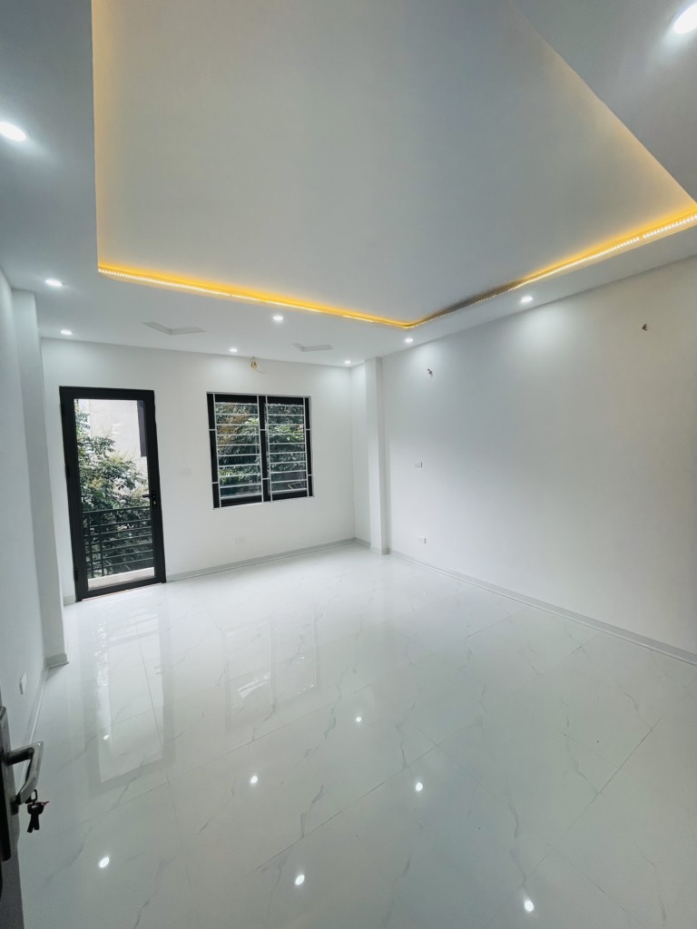 Bán nhà 70m x 4T ngõ 44 Đức Giang nở hậu, gần oto chỉ 6 tỷ 4 có tl. LH 0936123469 - Ảnh 1