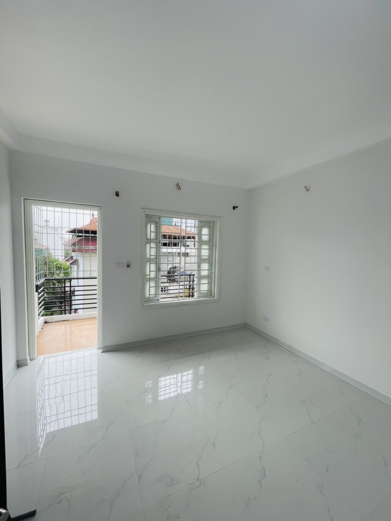 Bán nhà 70m x 4T ngõ 44 Đức Giang nở hậu, gần oto chỉ 6 tỷ 4 có tl. LH 0936123469 - Ảnh 2