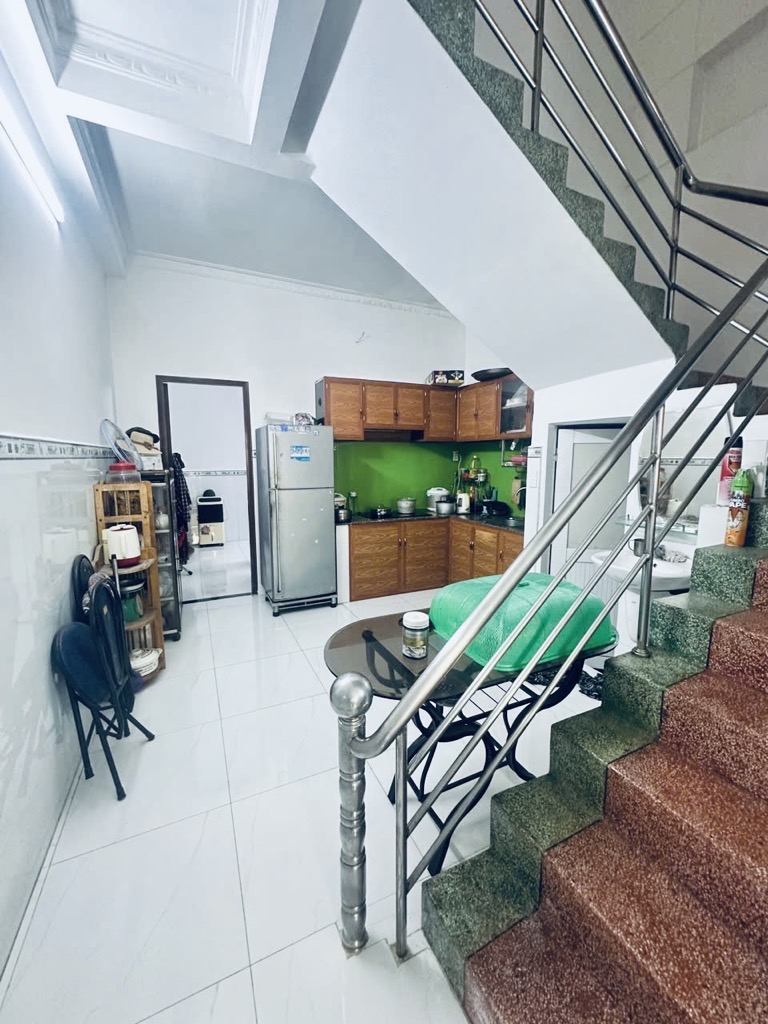 NHÀ ĐẸP - GẦN ST LOTTE MARK NG.V.LƯỢNG & CV LÀNG HOA - DT 48,8M² VUÔNG A4 - 2 TẦNG HƠN 4 TỶ - Ảnh 2