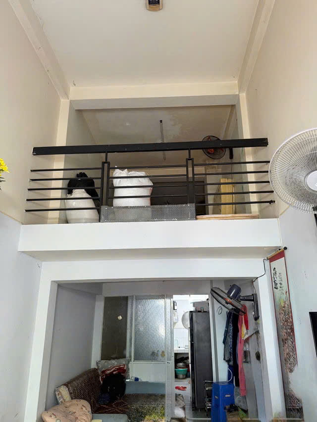 Gấp, rất gâp !!! bán nhà đường vào nhà ga T1,2, 4 tầng, 6x12 chưa đến 14 tỷ - Ảnh 1