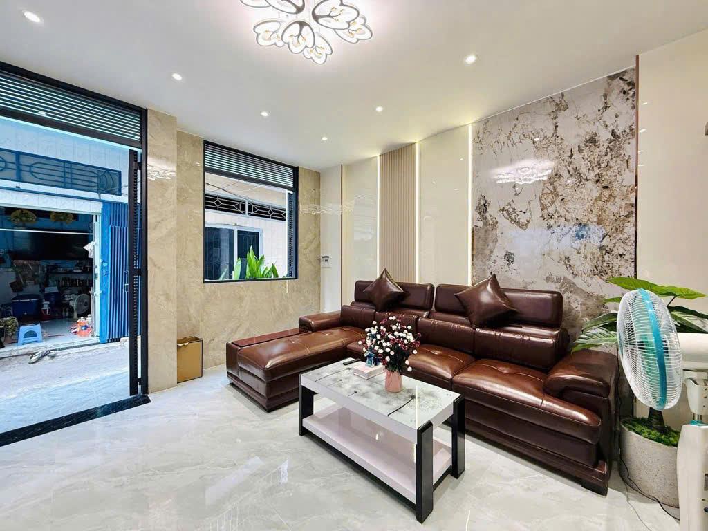 DTSD 144m2 - FULL NỘI THẤT- 4 TẦNG- NGANG 4,5M - 4,85 Tỷ TL-GẦN CITYLAND- NHÀ MỚI - Ảnh 1