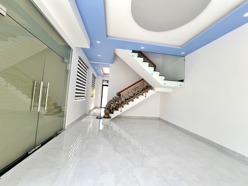 Căn góc 4 tầng mặt tiền công viên Linh Trung – 90m² – Vỉa hè đậu ôtô – Giá chỉ 12.5 tỷ TL - Ảnh 3