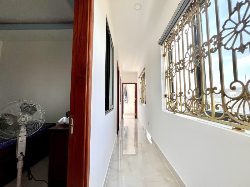 Căn góc 4 tầng mặt tiền công viên Linh Trung – 90m² – Vỉa hè đậu ôtô – Giá chỉ 12.5 tỷ TL - Ảnh 2