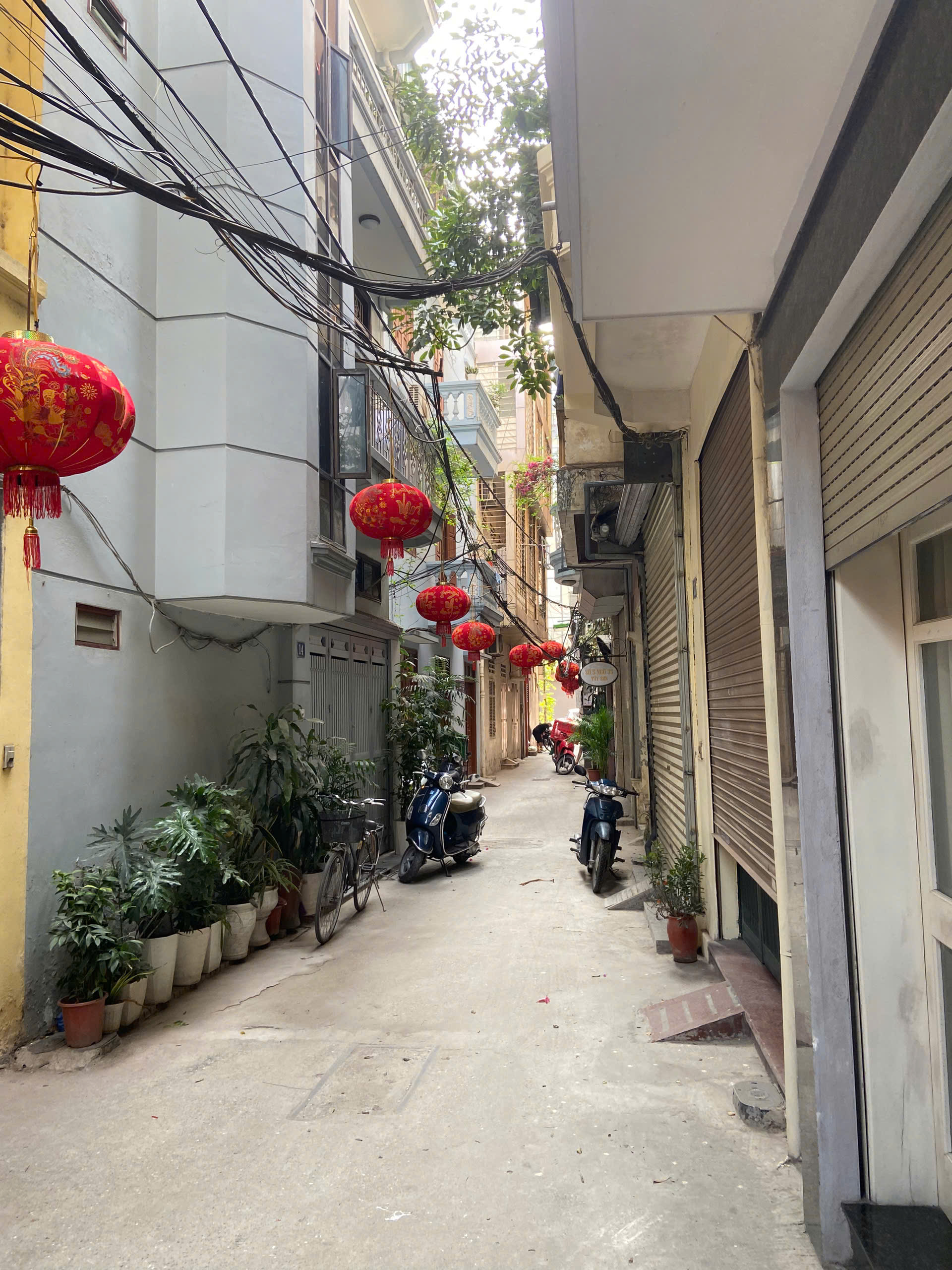 Nhà 4 tầng mặt ngõ kinh doanh phố Tây Sơn, Đống Đa, lô góc, gần phố, sổ vuông, 4.2 tỷ. - Ảnh 1