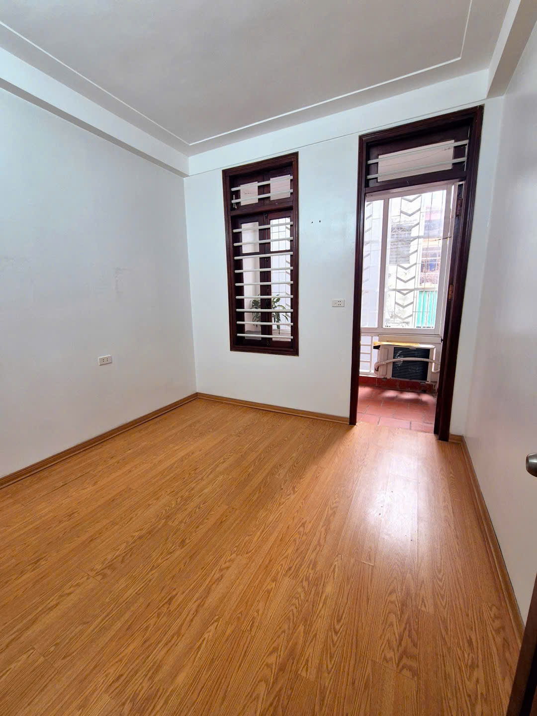 Bán Nhà Ngõ Rộng  Ở Ngay Ngã Tư Sở 5 tầng 3pn Chỉ 6,5 tỷ Thanh Xuân - Ảnh 2