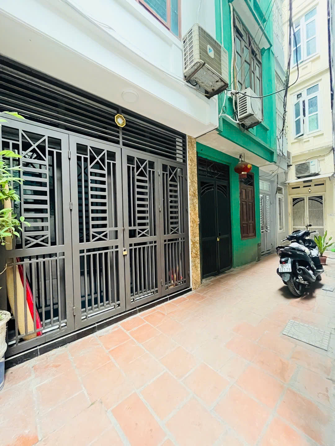Bán Nhà Ngõ Rộng  Ở Ngay Ngã Tư Sở 5 tầng 3pn Chỉ 6,5 tỷ Thanh Xuân - Ảnh chính