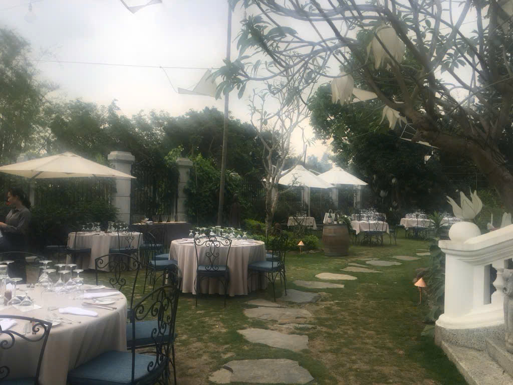 Bán căn biệt thự view sông Hồng và cầu Long Biên đang KD homestay diện tích 1329m 150 tỷ - Ảnh 2