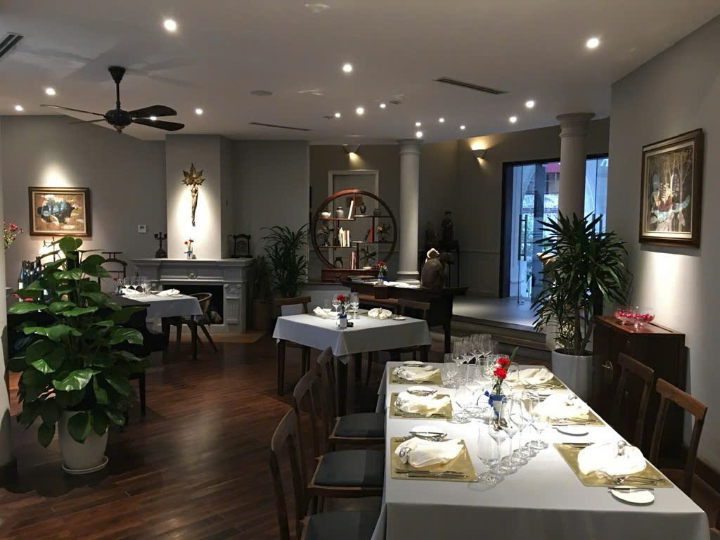 Bán căn biệt thự view sông Hồng và cầu Long Biên đang KD homestay diện tích 1329m 150 tỷ - Ảnh 4