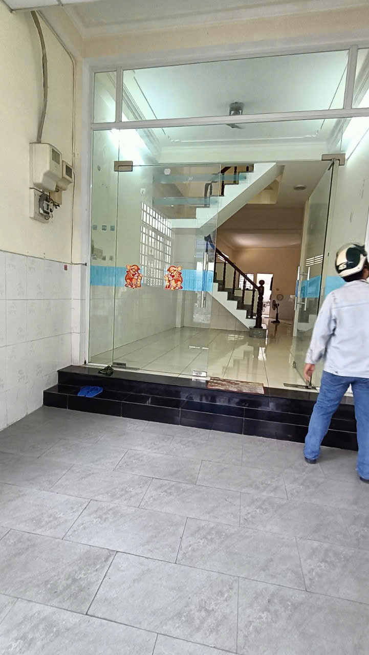 13. Cho thuê nhà trệt 2 lầu 7 triệu Đề Thám - Ảnh chính