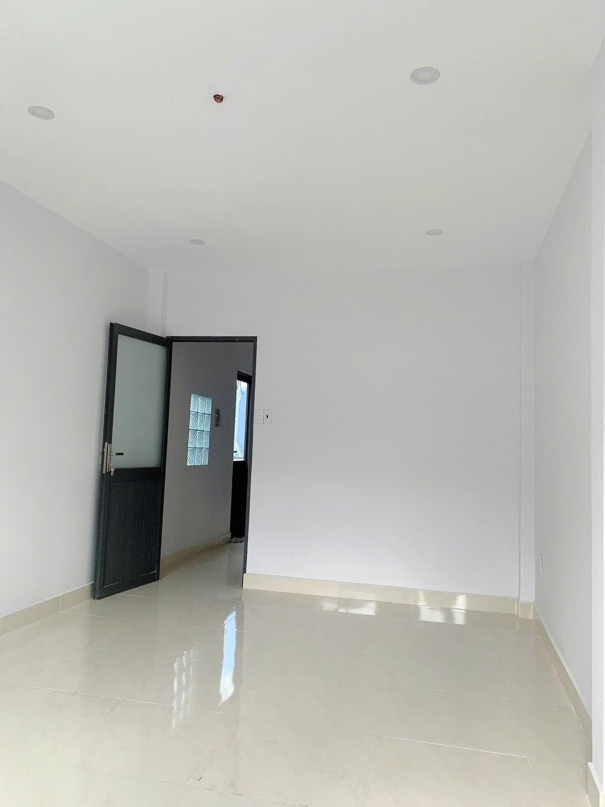 Tân Bình C12 nhà ga T3, 68m2 chỉ 6.x tỷ, 3 Tầng 4PN hẻm rộng xe hơi - Ảnh 3