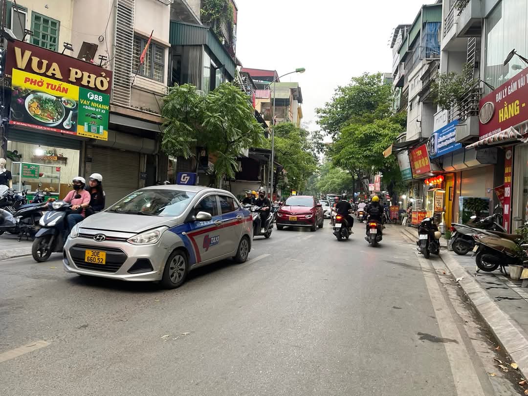 MẶT ĐƯỜNG THỤY KHUÊ TÂY HỒ - VỊ TRÍ KIM CƯƠNG VỈA HÈ KINH DOANH - DT 52M2 GIÁ CHÀO 20.5 TỶ - Ảnh chính