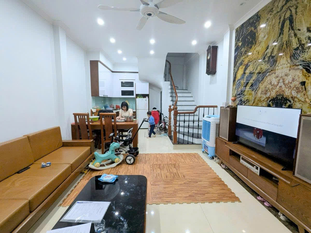 Bán nhà Quan Nhân mặt ngõ kinh doanh sầm uất ô tô tránh - Ảnh chính