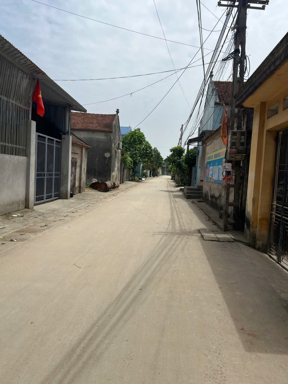 Bán mảnh đất 100m tốt động mặt tiền rộng đẹp,ô tô ngủ tại đất chỉ 1, X tỷ - Ảnh 1