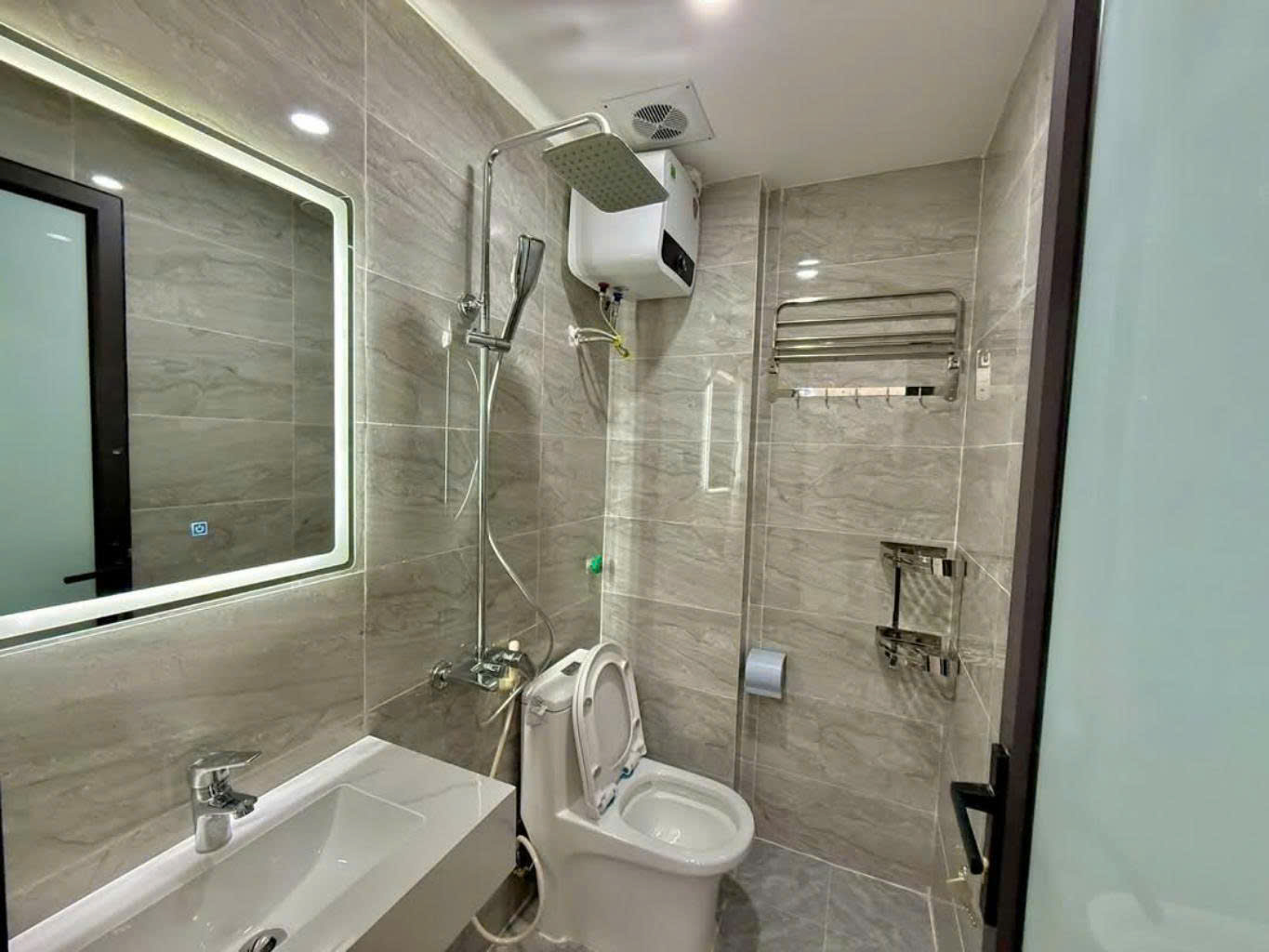 Bán nhà Phố Hoàng Cầu, Nhà Đẹp Thang Máy, Ngõ Thoáng Ba Gác, 43mx5T, Giá: 8.5 Tỷ, Lh: 0396935190. - Ảnh 4