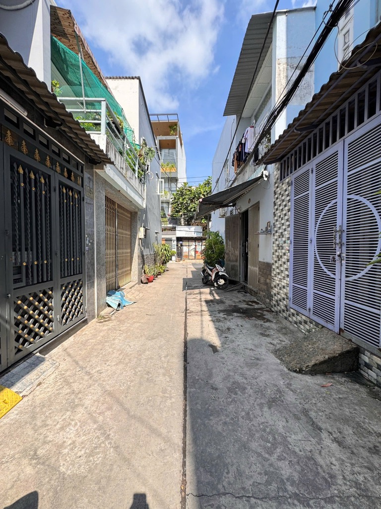 BÁN NHÀ LÊ VĂN QUỚI - BÌNH TÂN - 48M2 - HẺM XE HƠI - THÔNG THOÁNG - CHỈ 4.35 TỈ - Ảnh 3