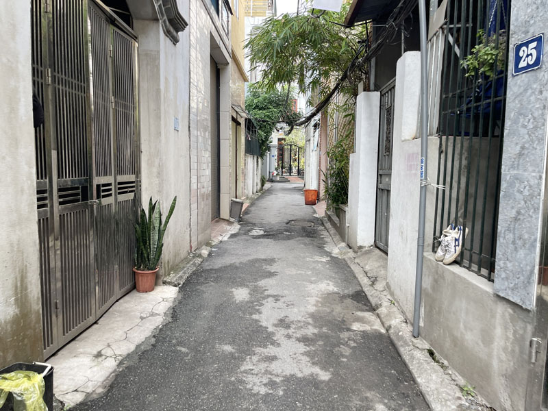 Bấn đất tổ 8 Thạch Bàn - DT: 62,2m2, khổ đẹp, đường thông ô tô con, gần chợ dân sinh, trường học - Ảnh 2