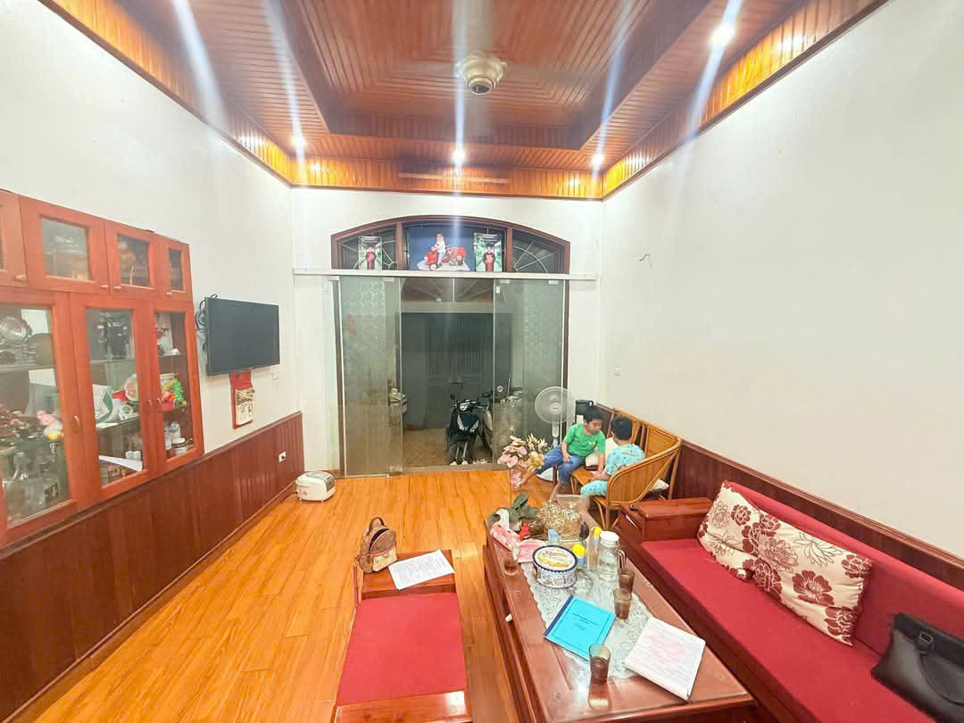 bán nhà Nam từ liêm, mặt ngõ thông, ô tô qua nhà, kinh doanh đỉnh, 55x 4 tầng . Giá 12,2 tỉ - Ảnh chính