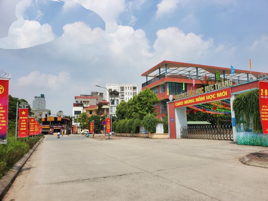 BÁN NHÀ 3 TẦNG LÔ GÓC TẶNG MẢNH ĐẤT DT 230M2 MẶT PHỐ ĐỨC THẮNG, BẮC TỪ LIÊM NGAY CẠNH HỌC VIỆN TÀI - Ảnh 2