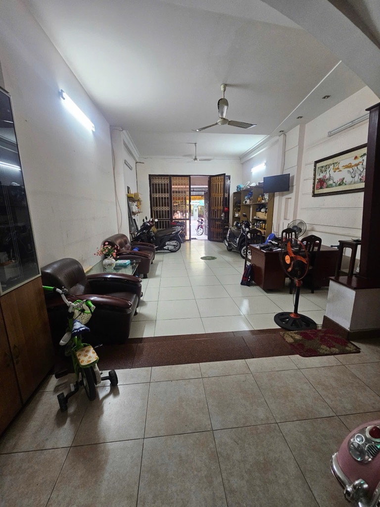 Mặt tiền kinh doanh Tạ Quang Bửu, ngay Giai Việt, 5x20, chỉ 21 tỷ - Ảnh 1