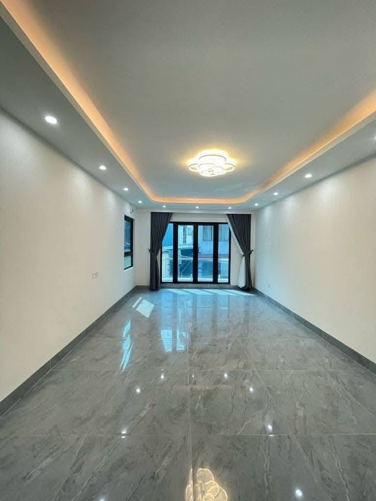 NHÀ ĐẸP LONG BIÊN – 7 TẦNG THANG MÁY – 3 MẶT THOÁNG – GARA Ô TÔ – NGÕ THÔNG SIÊU HIẾM - Ảnh 1