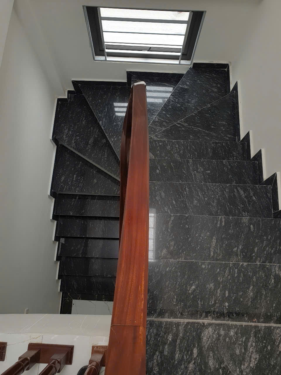 BÁN NHÀ TẢ THANH OAI - GÂN CẦU BƯƠU, GẦN VIỆN 103 - 31,5M2 5 TẦNG <br>MT4,4M GIÁ HƠN 4 TỶ - Ảnh 2
