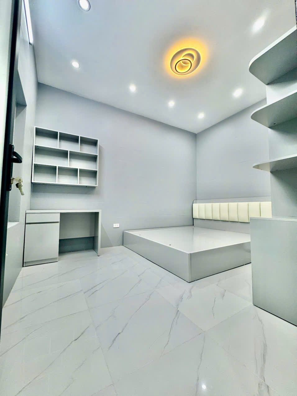 Bán căn hộ Tập thể In Ngân Hàng, Quan Thổ 1, Đống Đa 90m giá 4.18 tỷ, tầng 1, nhà đẹp - Ảnh 2