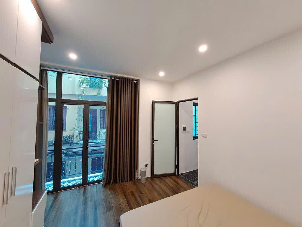 QUỐC TỦ GIÁM 27M, 4 TẦNG, 3 NGỦ, NHÀ KIÊN CÔ CHẮC CHẮN, KHU VỰC DÂN CƯ PHÁT TRIỂN, ĐIỂM TIẾP GIÁP - Ảnh 1