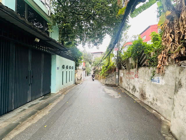 THỬA ĐẤT ĐẸP- NGÕ THẲNG TẮP- OTO QUA NHÀ Ngọc Thụy- Long Biên 51/70 m2,mặt tiền  6.1m, 6.5 tỷ. - Ảnh 1