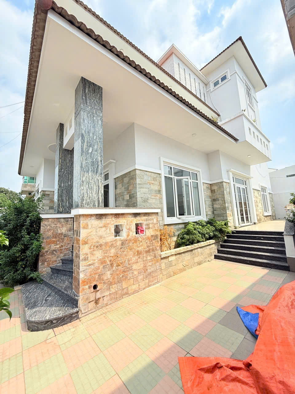 BÁN GẤP BIỆT THỰ TỨ HẢI - 300M2 FULL THỔ - 11 TỶ CÓ TL. LH:0913170684. - Ảnh 3