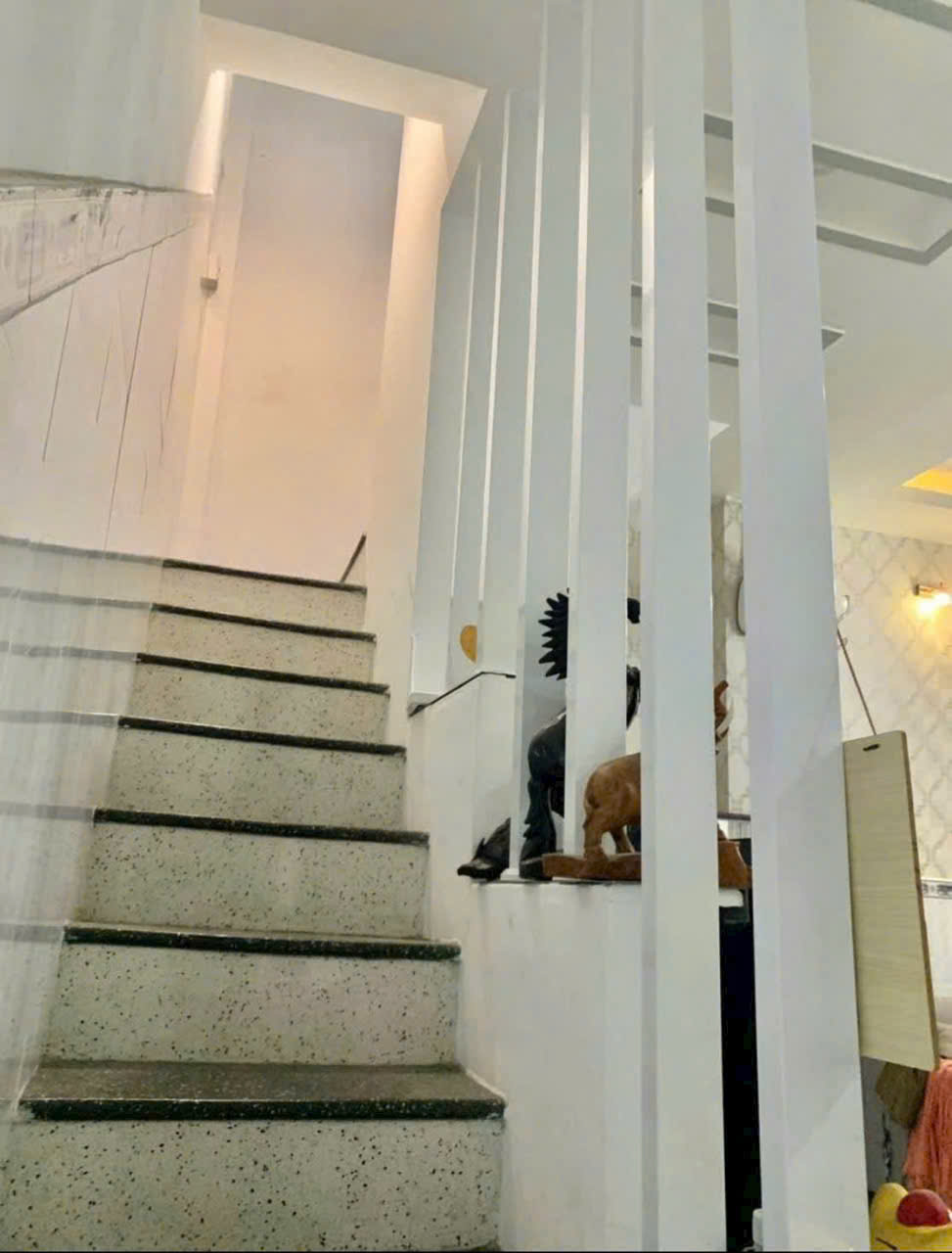 Bán Nhà Phường Ngọc Hiệp gần Cầu Hộ Phương Sài dt 50,4m2 Giá: 2 tỷ 650 triệu  lh e Hồng - Ảnh chính