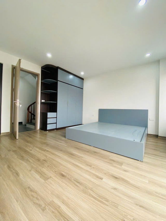 NHÀ MỚI 6 TẦNG - ĐẤT NỞ HẬU – OTO 4C VÀO NHÀ Thạch Bàn-Long Biên  36m2,mặtt tiền 4.8m, 6.9 tỷ. - Ảnh 3